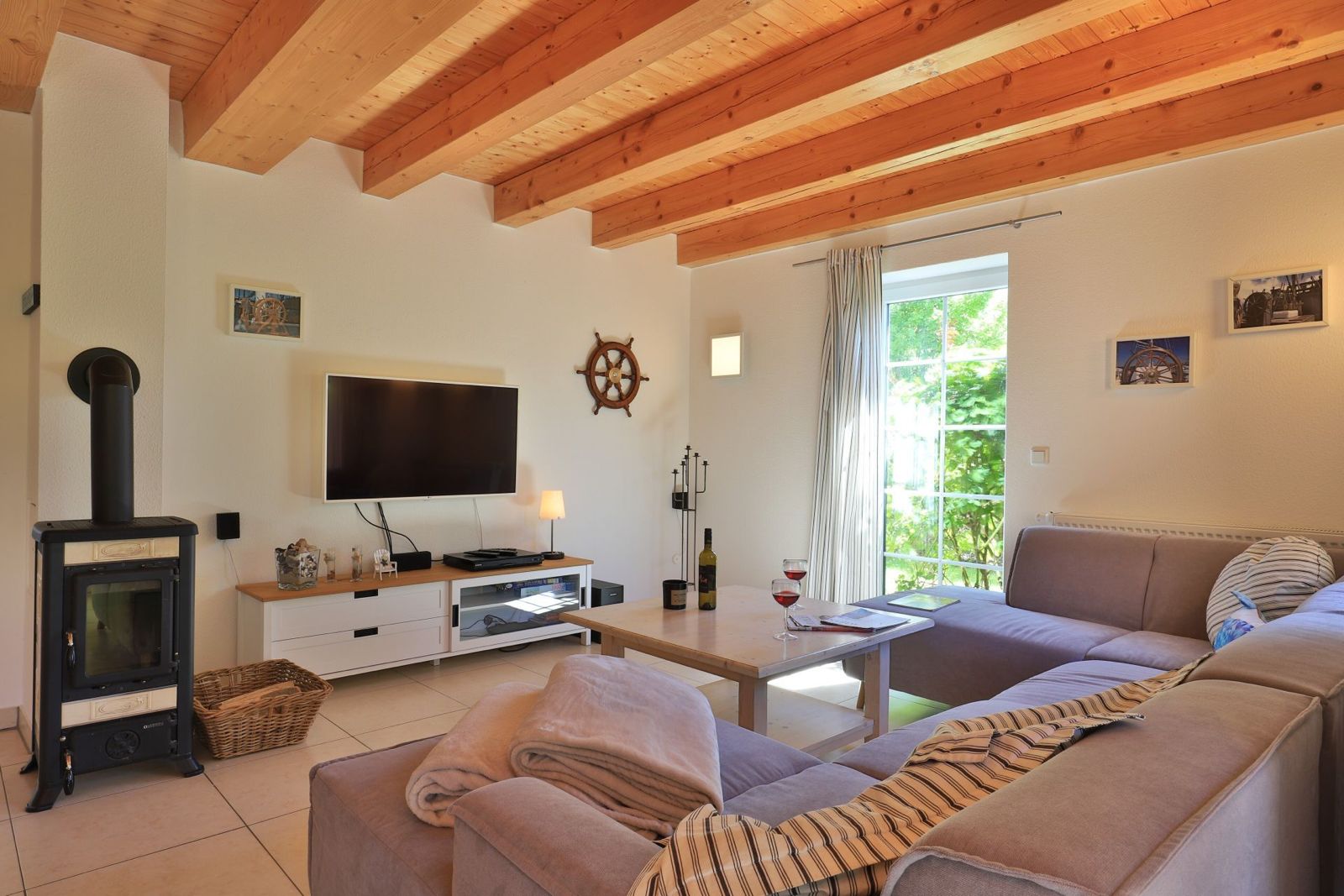 Wohnzimmer mit Kaminofen